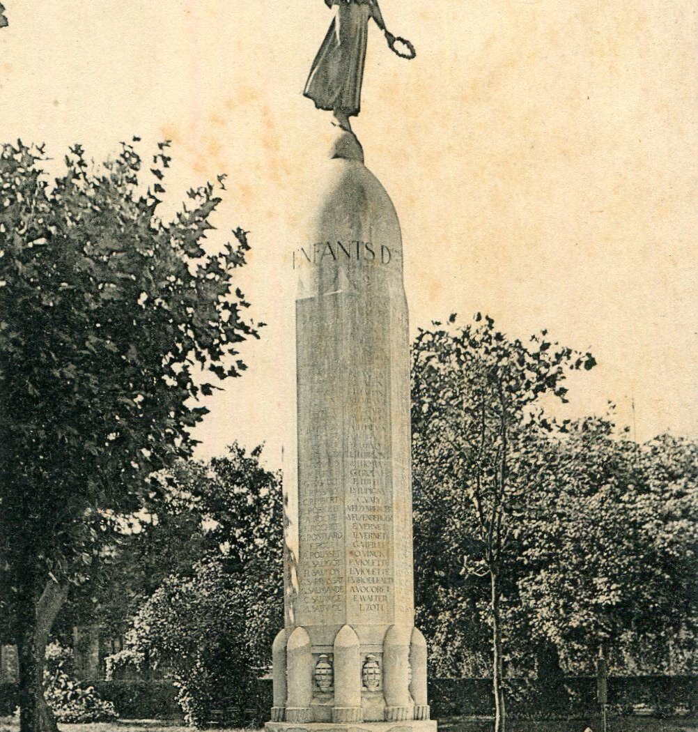 Le monument aux morts d'Epinay-sur-Seine 1